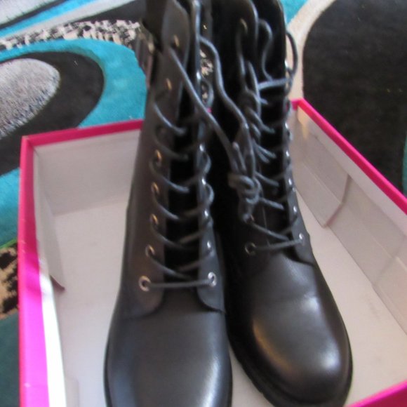 Torta Caliente  Above Ankle Boots  Size 10 M - Picture 6 of 8